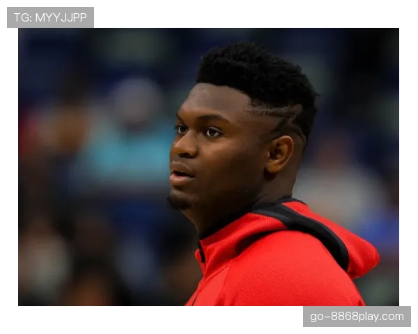 彭帅训练完直接啃鸡腿，这自律和放纵的切换也太真实了